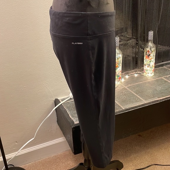 Black leggings - Capri length - Picture 3 of 13